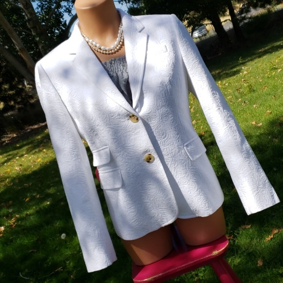 J. Crew Jackets & Blazers - NWOT J. Crew 10P White Tapestry Schoolboy Jacket!